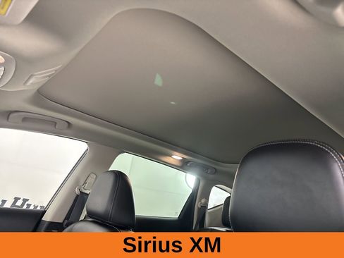 Used 2024 Nissan Murano SL image 12