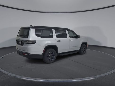 New 2026 Jeep Grand Wagoneer 4WD image 15