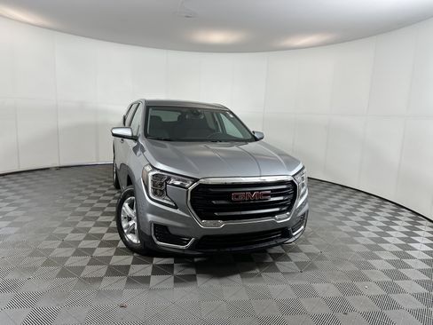 Certified 2023 GMC Terrain SLE image 1