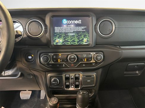Used 2023 Jeep Wrangler Unlimited Sahara w/ Cold Weather Group image 22