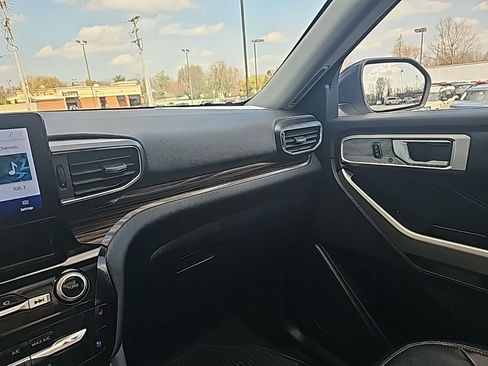 Used 2023 Ford Explorer Limited w/ Hybrid Equipment Group 310A AWD/4WD image 22