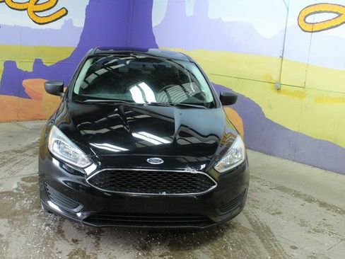 Used 2018 Ford Focus S image 2