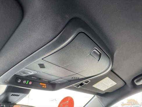 Used 2023 Chevrolet Equinox RS image 31