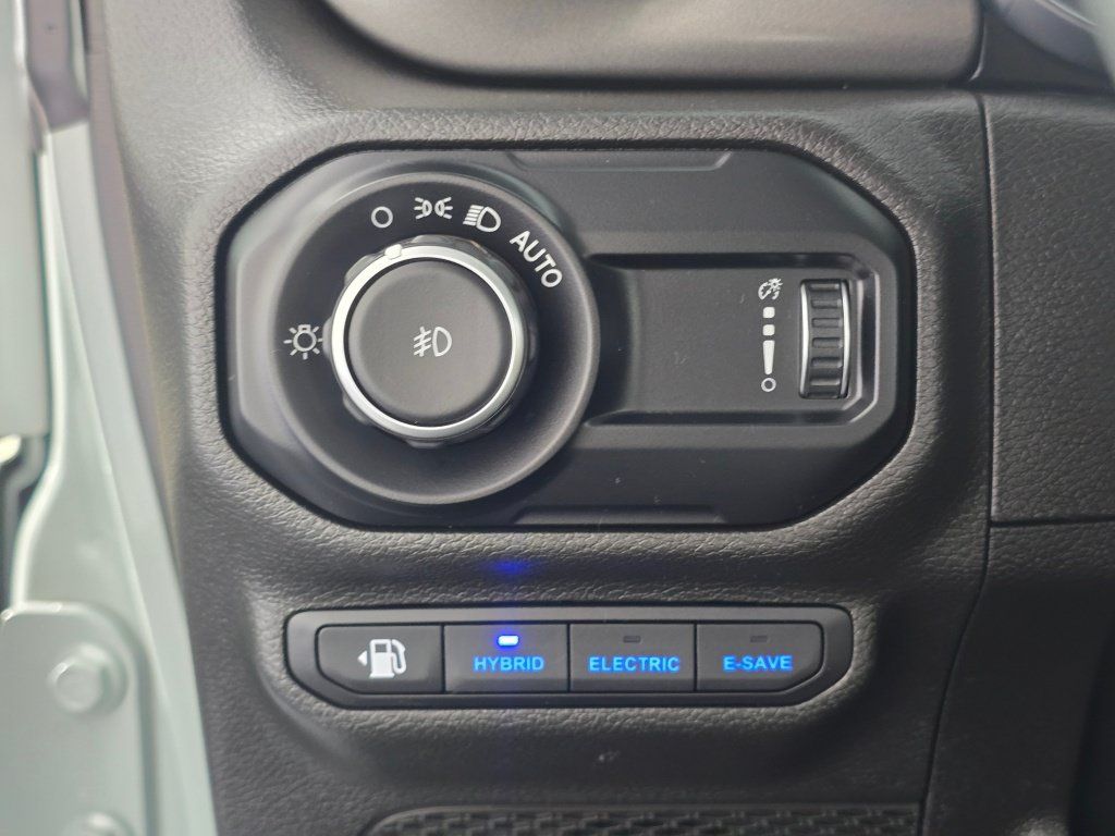 Used 2023 Jeep Wrangler Unlimited AWD/4WD image 37