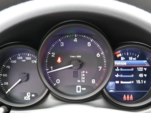 Used 2025 Porsche Macan image 46