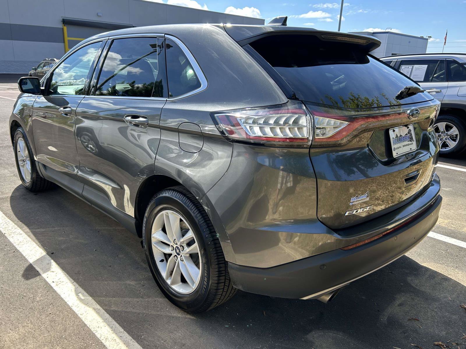 Used 2018 Ford Edge SEL FWD image 2