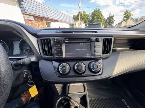 Used 2018 Toyota RAV4 LE w/ All Weather Liner Package AWD/4WD image 41