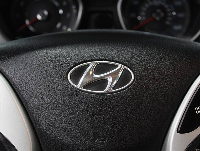 Used 2013 Hyundai Elantra GLS FWD image 12