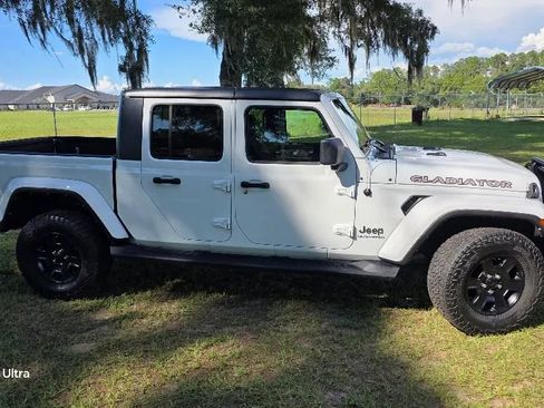 Used 2021 Jeep Gladiator Overland w/ Safety Group AWD/4WD image 3