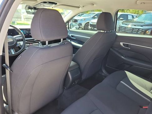 Used 2025 Hyundai Sonata SEL AWD/4WD image 12