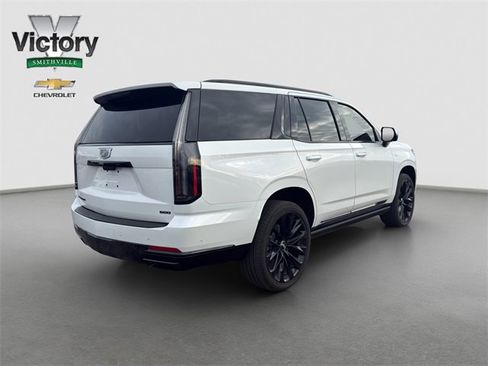 Used 2025 Cadillac Escalade Sport Platinum w/ LPO, ONYX Package image 6