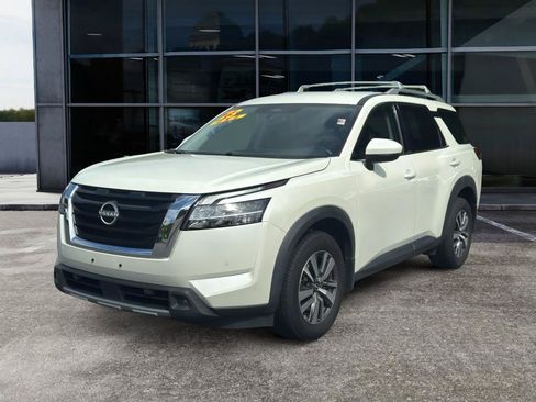 Used 2023 Nissan Pathfinder SL w/ Cargo Package AWD/4WD image 1