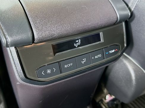 Used 2023 Toyota Highlander Limited image 27