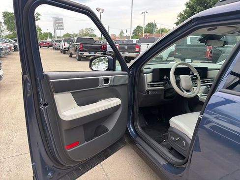 Used 2025 Hyundai Santa Fe SEL AWD/4WD image 5