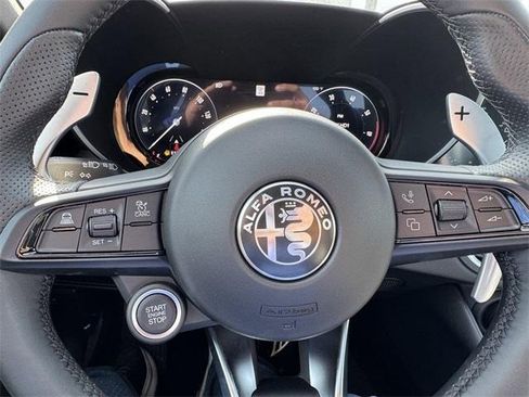 New 2025 Alfa Romeo Giulia Base image 21