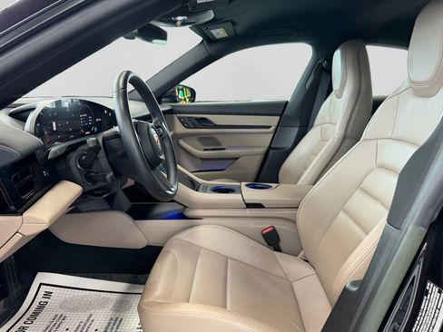 Used 2022 Porsche Taycan image 15