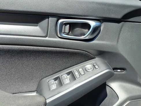 Used 2023 Honda Civic Sport image 13