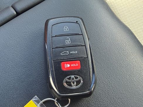 Used 2024 Toyota Crown AWD/4WD image 37