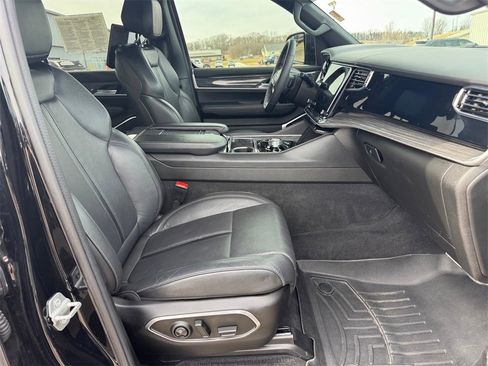 Used 2022 Jeep Wagoneer Series II w/ Rear Seat Video Group 1 image 8