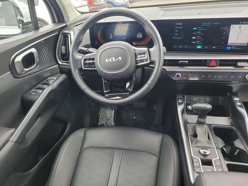 Used 2025 Kia Sorento EX image 11