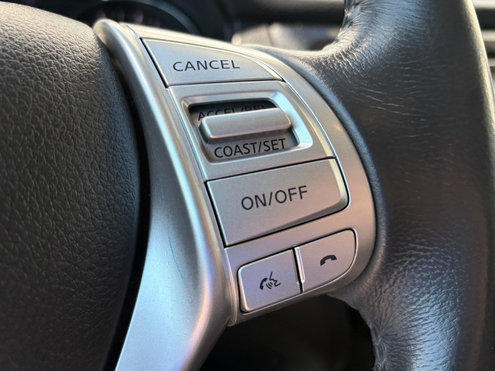 Used 2015 Nissan Rogue SL w/ SL Premium Package AWD/4WD image 18