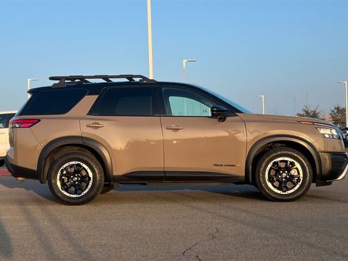 Used 2024 Nissan Pathfinder Rock Creek image 3