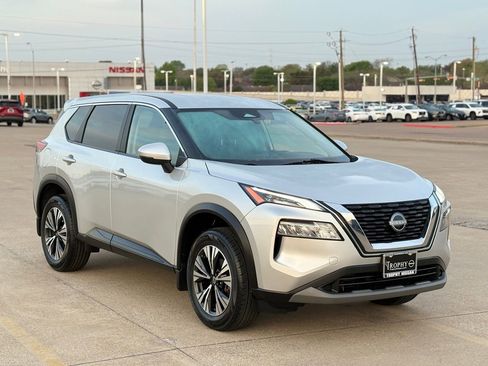 Certified 2023 Nissan Rogue SV image 5