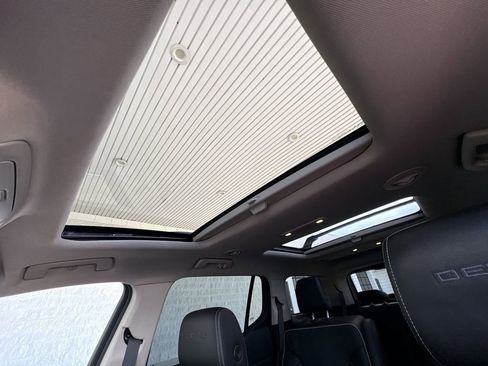 Certified 2019 GMC Acadia Denali w/ Technology Package image 19