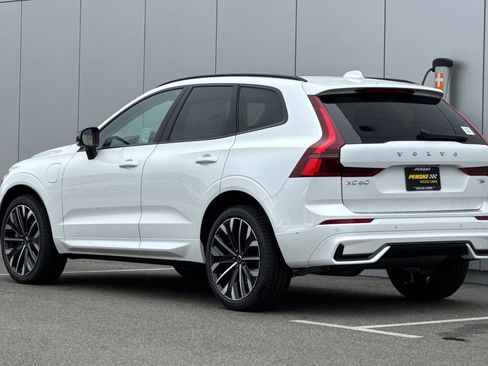 New 2026 Volvo XC60 T8 Ultra w/ Protection Package Premier AWD/4WD image 3