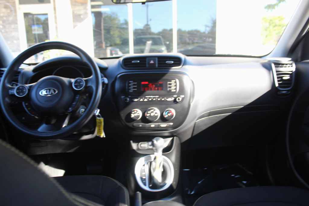 Used 2015 Kia Soul + FWD image 24