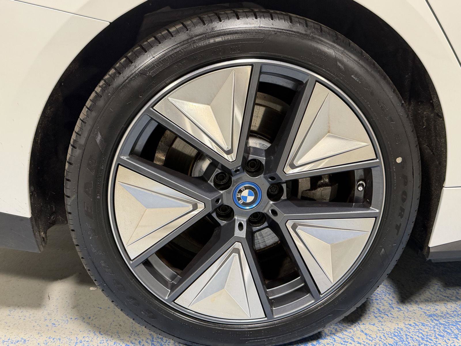 Used 2024 BMW i4 xDrive40i w/ Premium Package AWD/4WD image 34