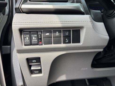 Used 2018 Honda Odyssey EX-L image 30