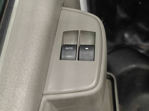 Used 2021 Chevrolet Express 2500 image 33