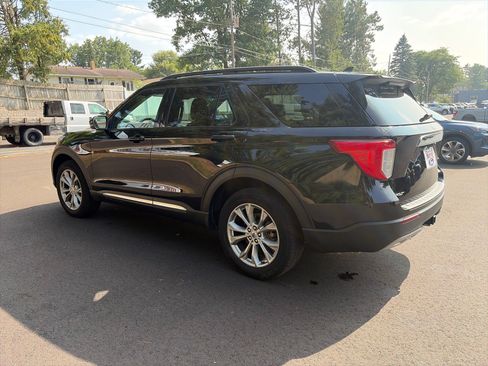 Used 2024 Ford Explorer XLT w/ Equipment Group 202A AWD/4WD image 4