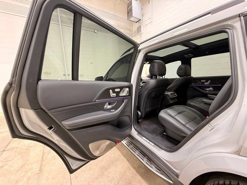 Used 2025 Mercedes-Benz GLS 63 AMG 4MATIC image 34