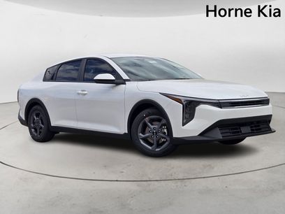 New 2025 Kia K4 LXS