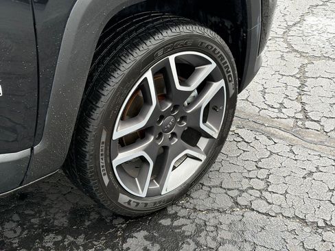 Used 2020 Jeep Renegade Sport image 10