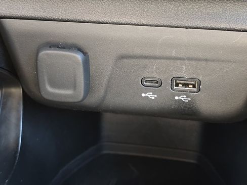 Used 2025 Chevrolet TrailBlazer LT AWD/4WD image 6