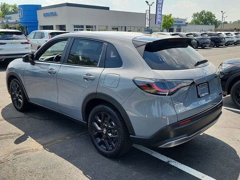 Used 2024 Honda HR-V Sport image 4
