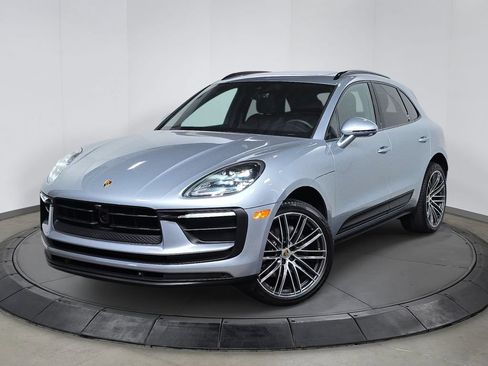 Certified 2026 Porsche Macan AWD/4WD image 1