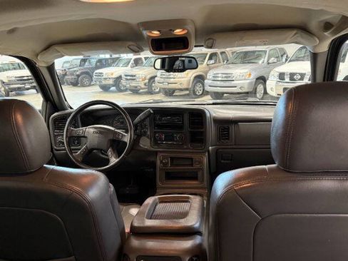 Used 2006 GMC Sierra 2500 SLT w/ Heavy-Duty Power Package AWD/4WD image 17