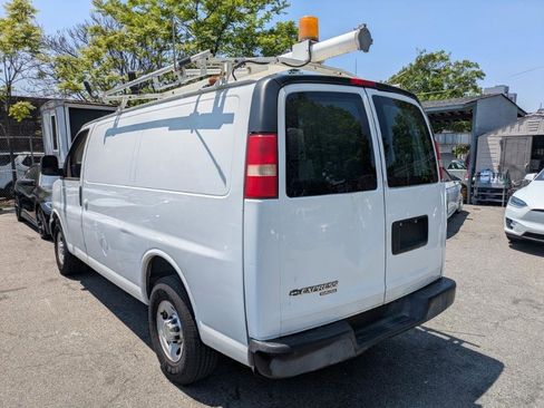 Used 2012 Chevrolet Express 2500 image 4