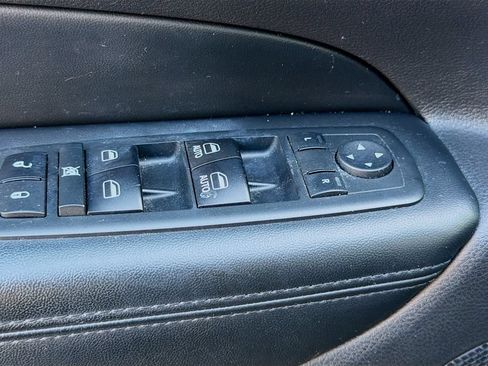 Used 2017 Jeep Grand Cherokee Altitude AWD/4WD image 23