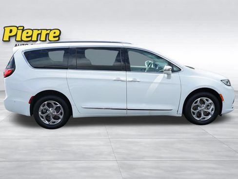 Used 2021 Chrysler Pacifica Limited w/ Premium & Safety Sphere Group AWD/4WD image 3