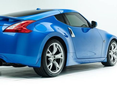 Used 2009 Nissan 370Z Touring w/ Sport Pkg RWD image 13