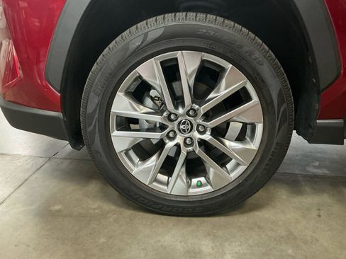 Certified 2021 Toyota RAV4 Limited FWD image 25