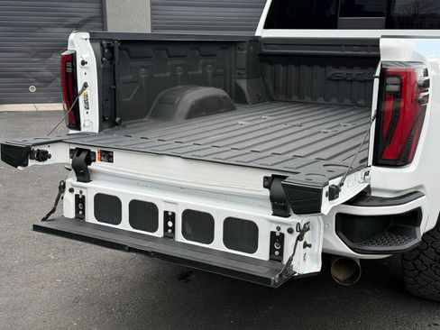 Used 2024 GMC Sierra 2500 AT4 w/ AT4 Premium Plus Package image 8