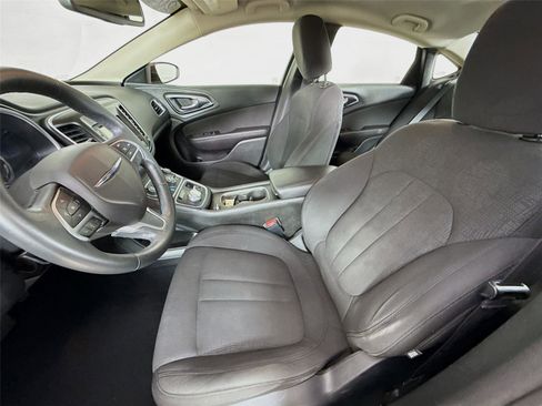 Used 2016 Chrysler 200 Limited w/ Convenience Group FWD image 5