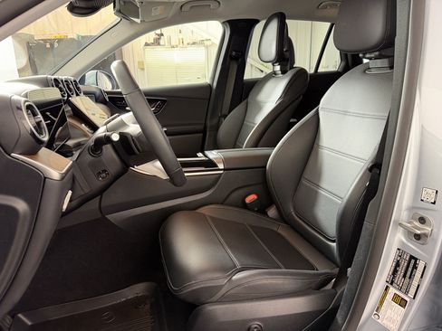 Certified 2025 Mercedes-Benz GLC 350e 4MATIC image 5