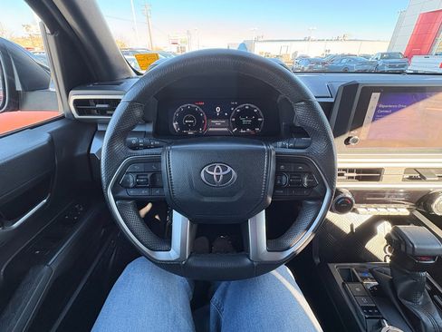 Used 2024 Toyota Tacoma TRD Off-Road image 17